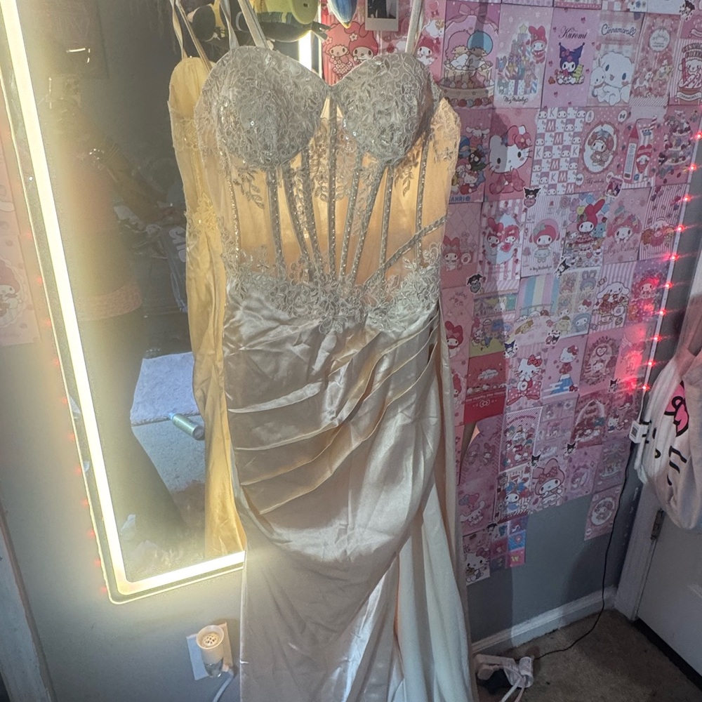 Elegant champagne Lace prom dress